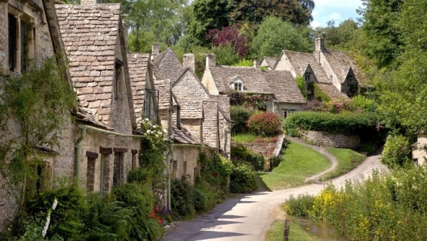 COTSWOLD INTERNATIONAL - CIRENCESTER